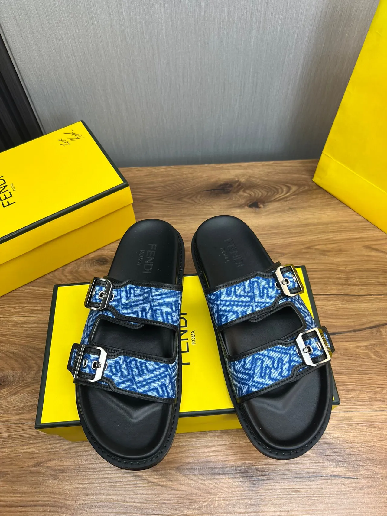 Fendi Mules à boucle bleu en Jacquard plates 3