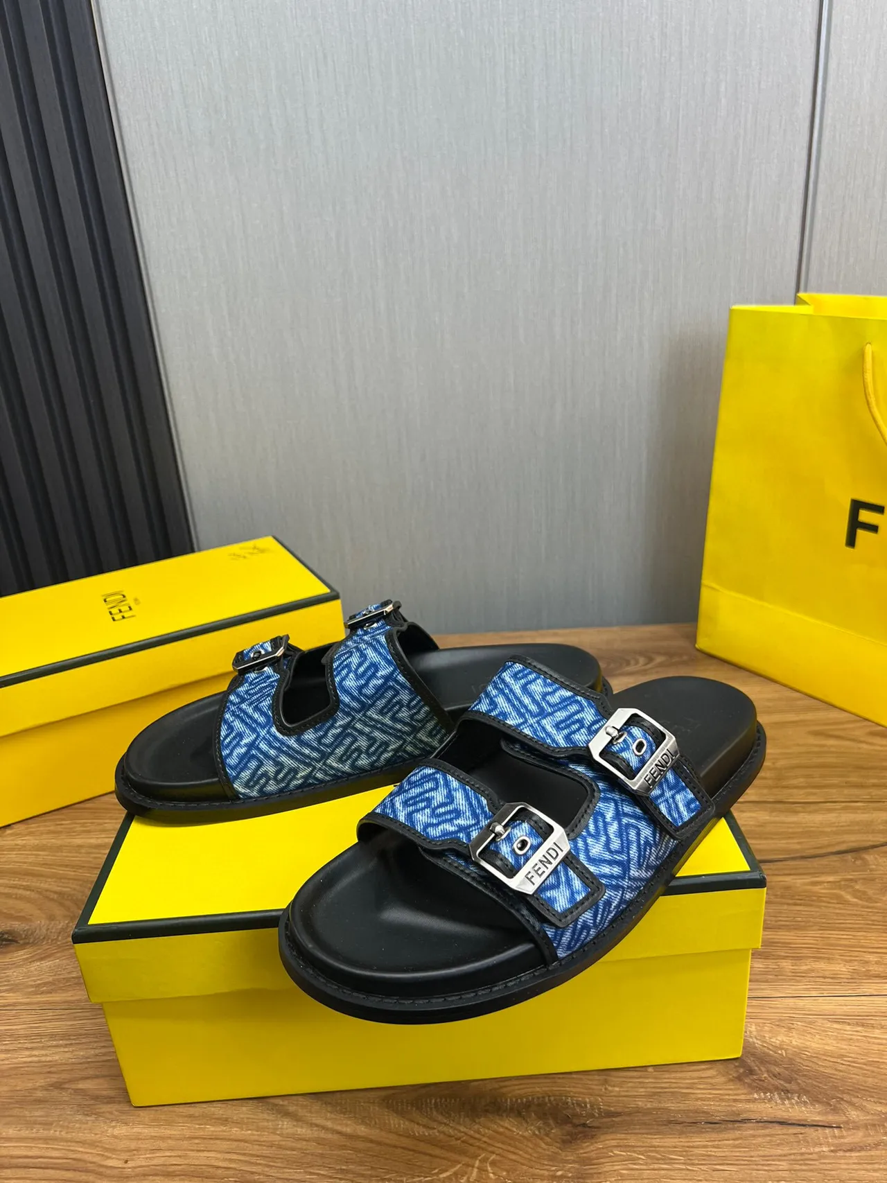 Fendi Mules à boucle bleu en Jacquard plates 4
