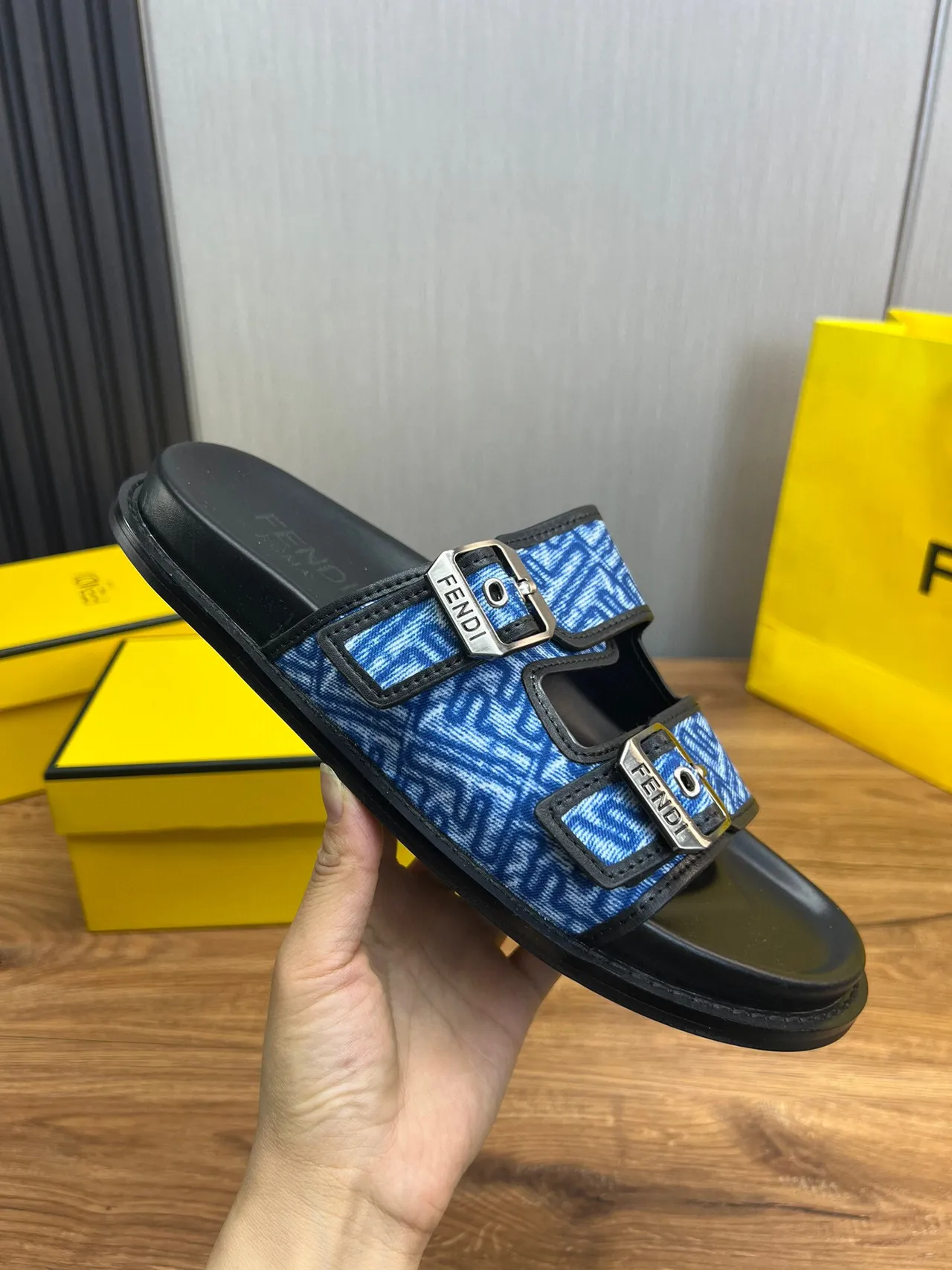 Fendi Mules à boucle bleu en Jacquard plates 5