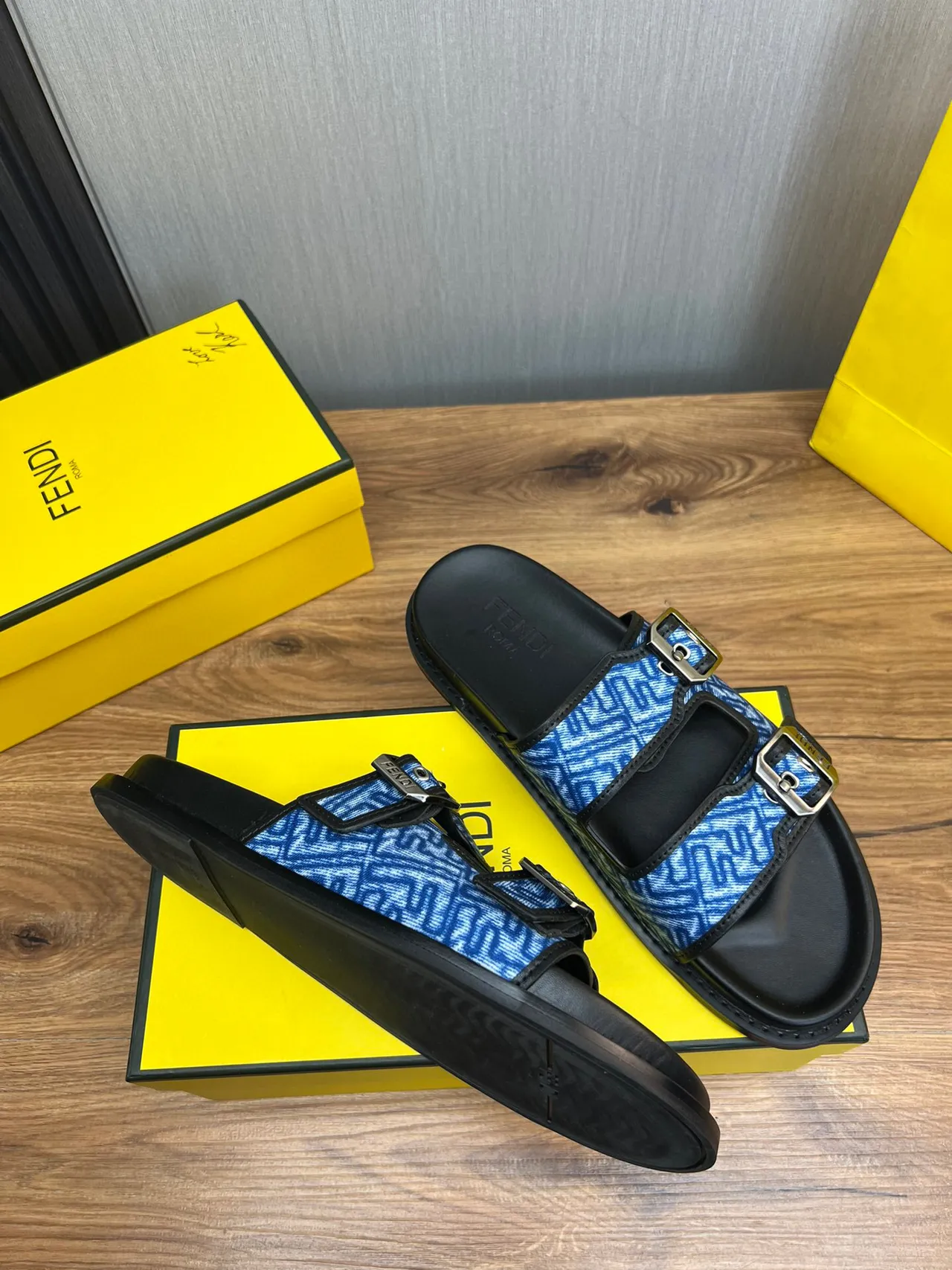 Fendi Mules à boucle bleu en Jacquard plates 6