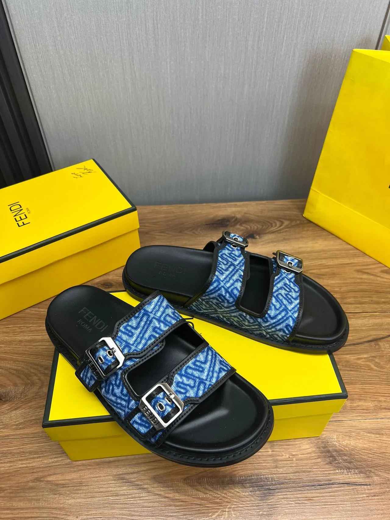 Fendi Mules à boucle bleu en Jacquard plates 7