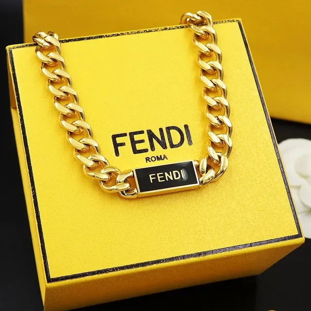 Collier Fendi Chaîne Curb Or-Ton avec plaque branded 6