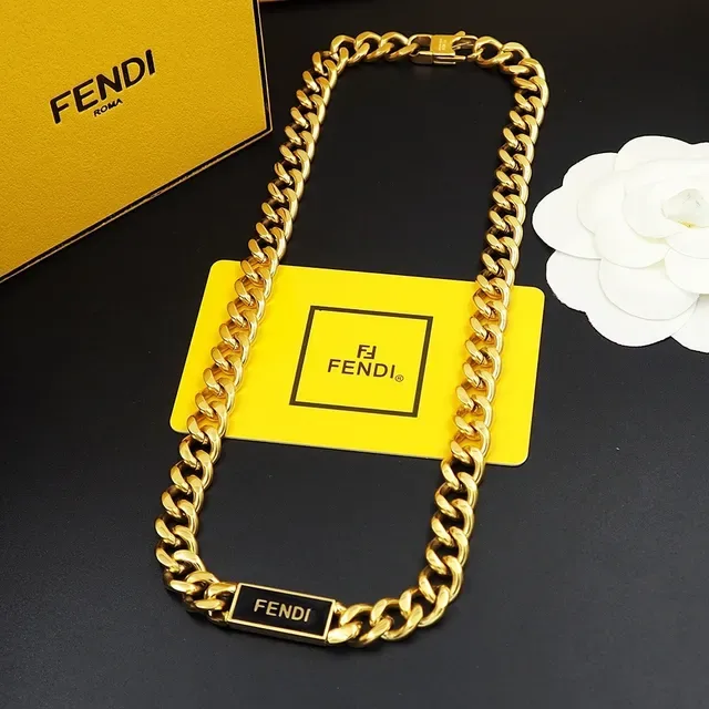 Collier Fendi Chaîne Curb Or-Ton avec plaque branded 8