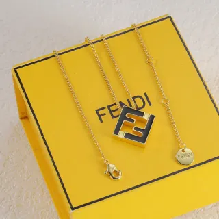 Fendi FF Logo 和 Logo Charm 金色调项链