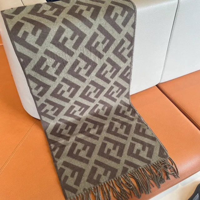 Fendi FF Monogram বেইজ এবং ব্রাউন ক্যাশমির স্কার্ফ 2