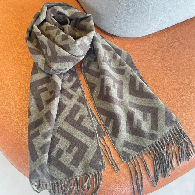 Fendi FF Monogram বেইজ এবং ব্রাউন ক্যাশমির স্কার্ফ 3