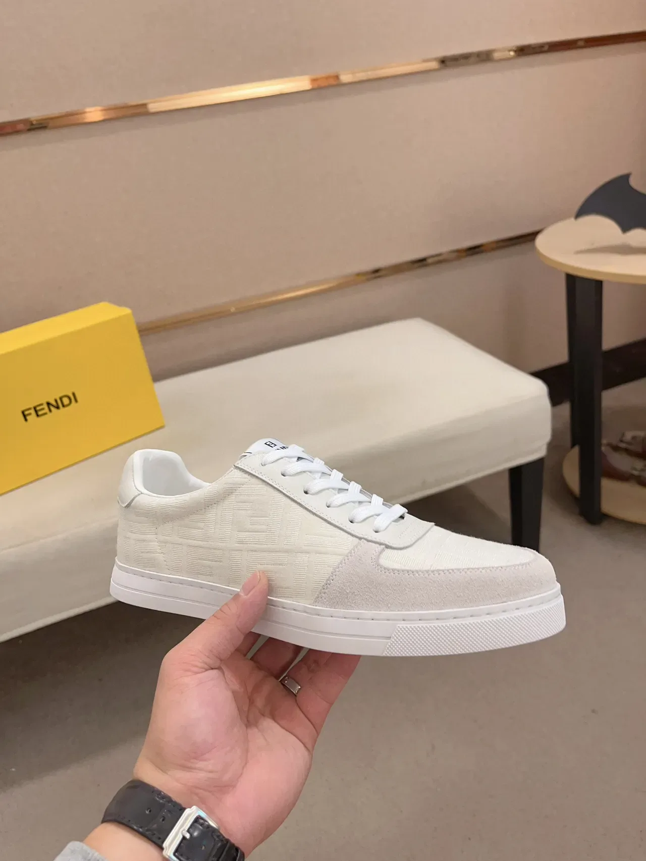 Fendi FF Monogram Sneakers Lifestyle Blanc et Gris 7