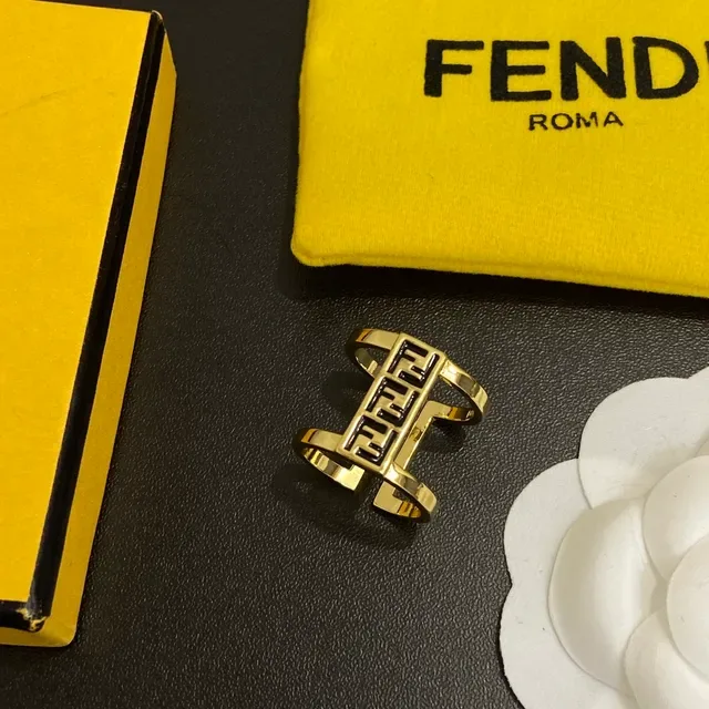 Fendi FF خاتم لون ذهبي أبيض وأسود مينا نطاق مزدوج 4