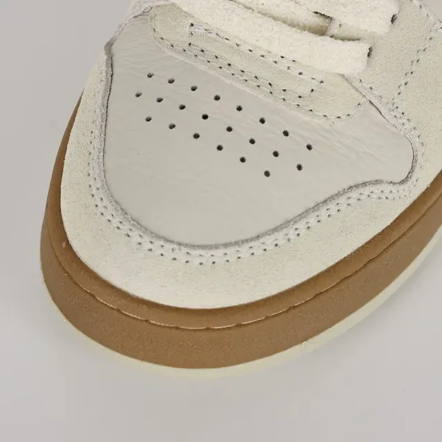 حذاء رياضي لايف ستايل Fendi First Off-White و Tan 5