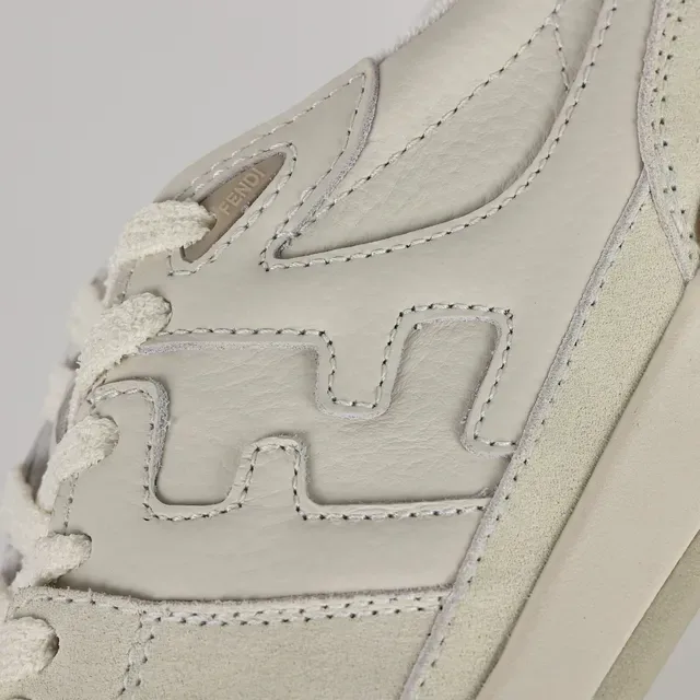 حذاء رياضي لايف ستايل Fendi First Off-White و Tan 6