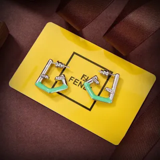 ফেন্ডি জ্যামিতিক এনামেল এবং ক্রিস্টাল কানের দুল