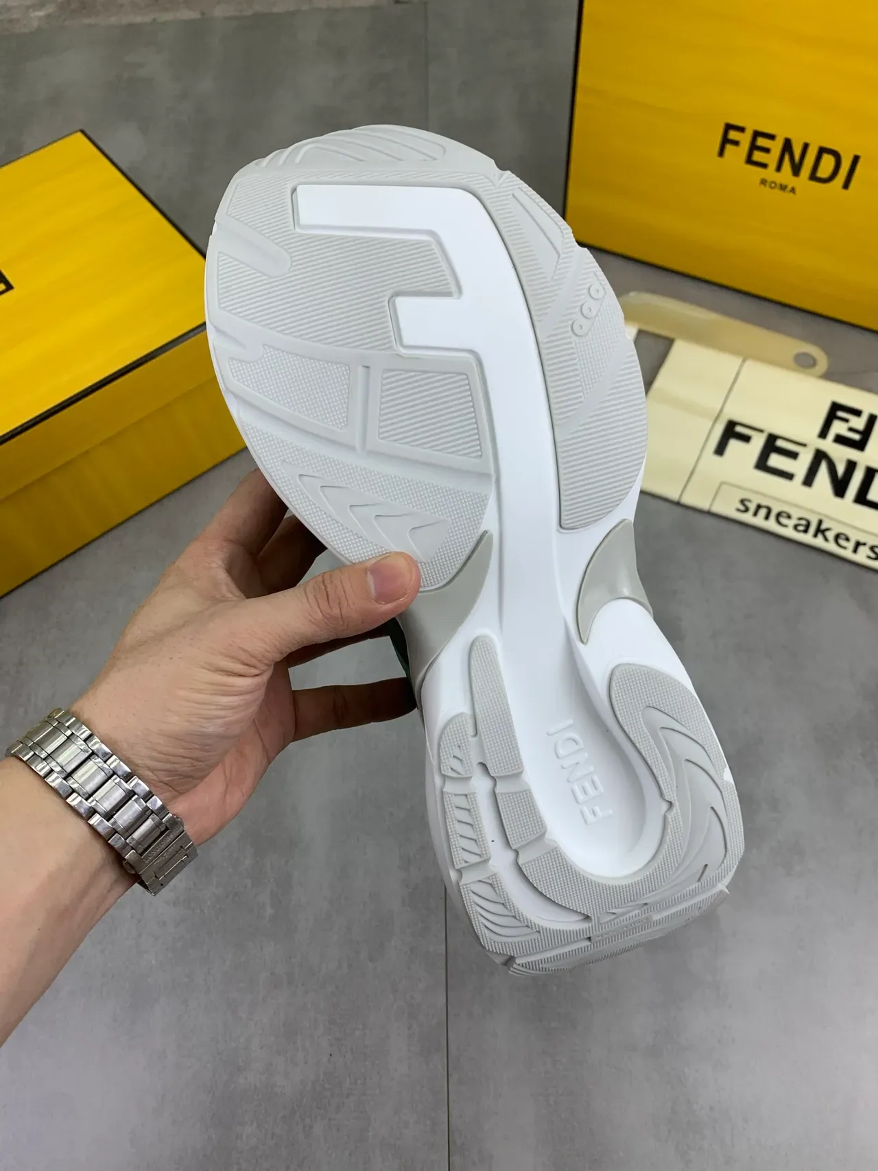 Fendi Run Away Verde e Branco Tênis Chunky Malla Camadas E Suede Superior Sola Plataforma Esculpida 4