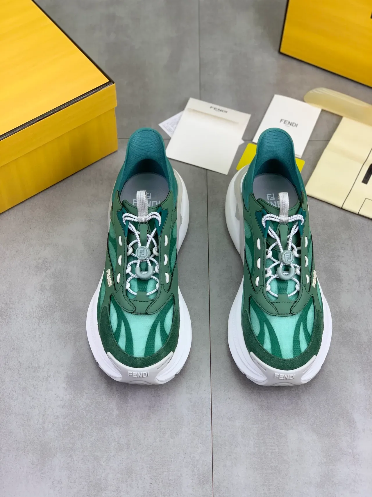Fendi Run Away Verde e Branco Tênis Chunky Malla Camadas E Suede Superior Sola Plataforma Esculpida 5