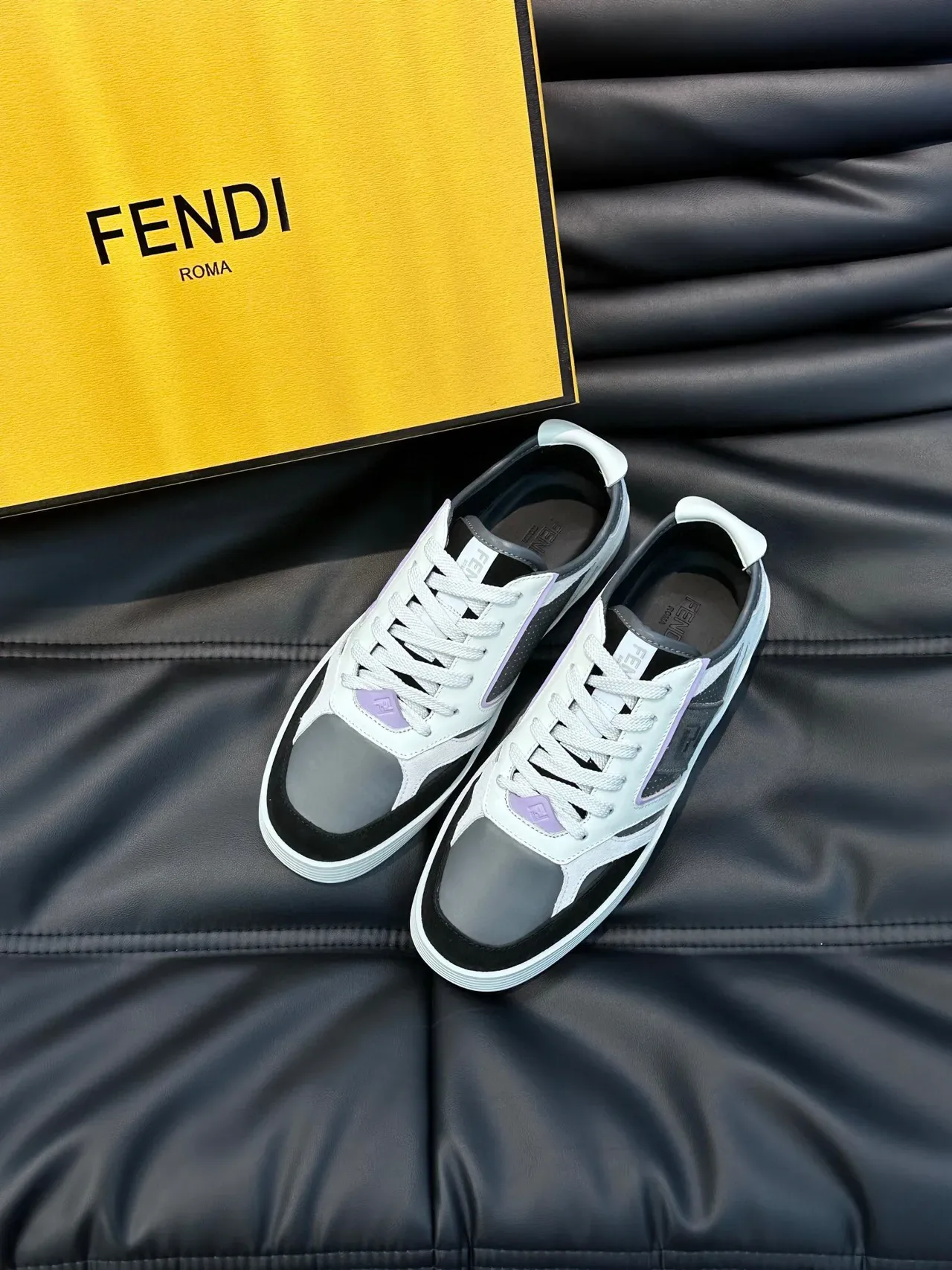 Fendi सफेद ग्रे लेयर्ड मिक्स्ड मटेरियल अपर पर्फोरेटेड पैनल्स लाइफस्टाइल स्नीकर 2