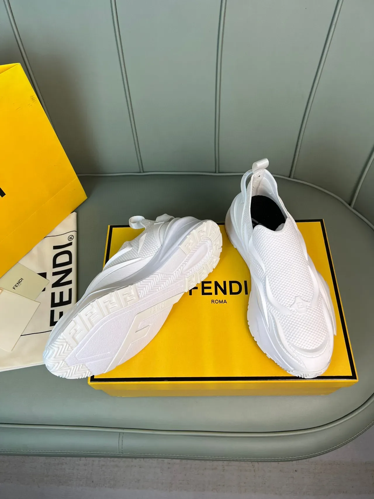 Fendi सफेद स्लिप ऑन निट अपर चंकी स्नीकर 6