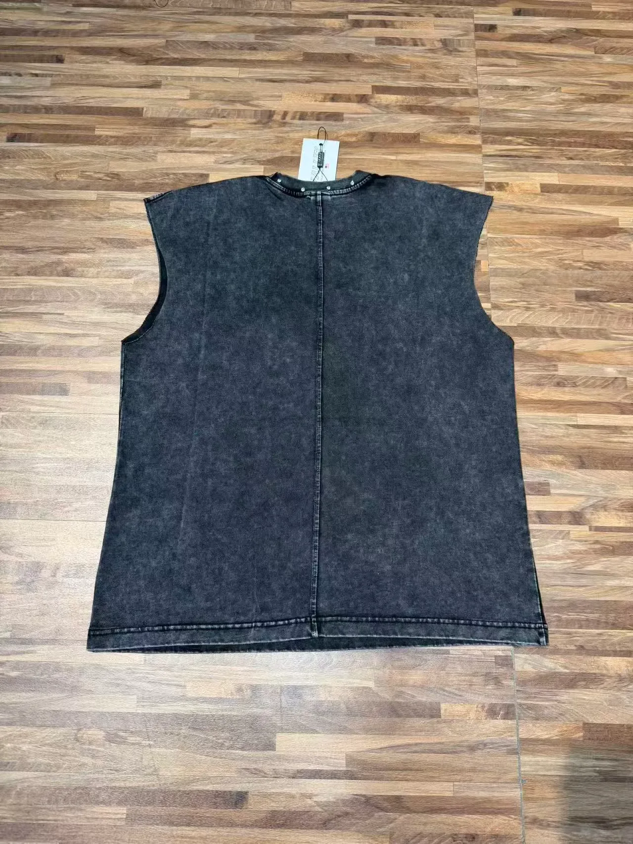 Army Green Black बिना आस्तीन का ग्राफिक-प्रिंट वेस्ट टॉप 14