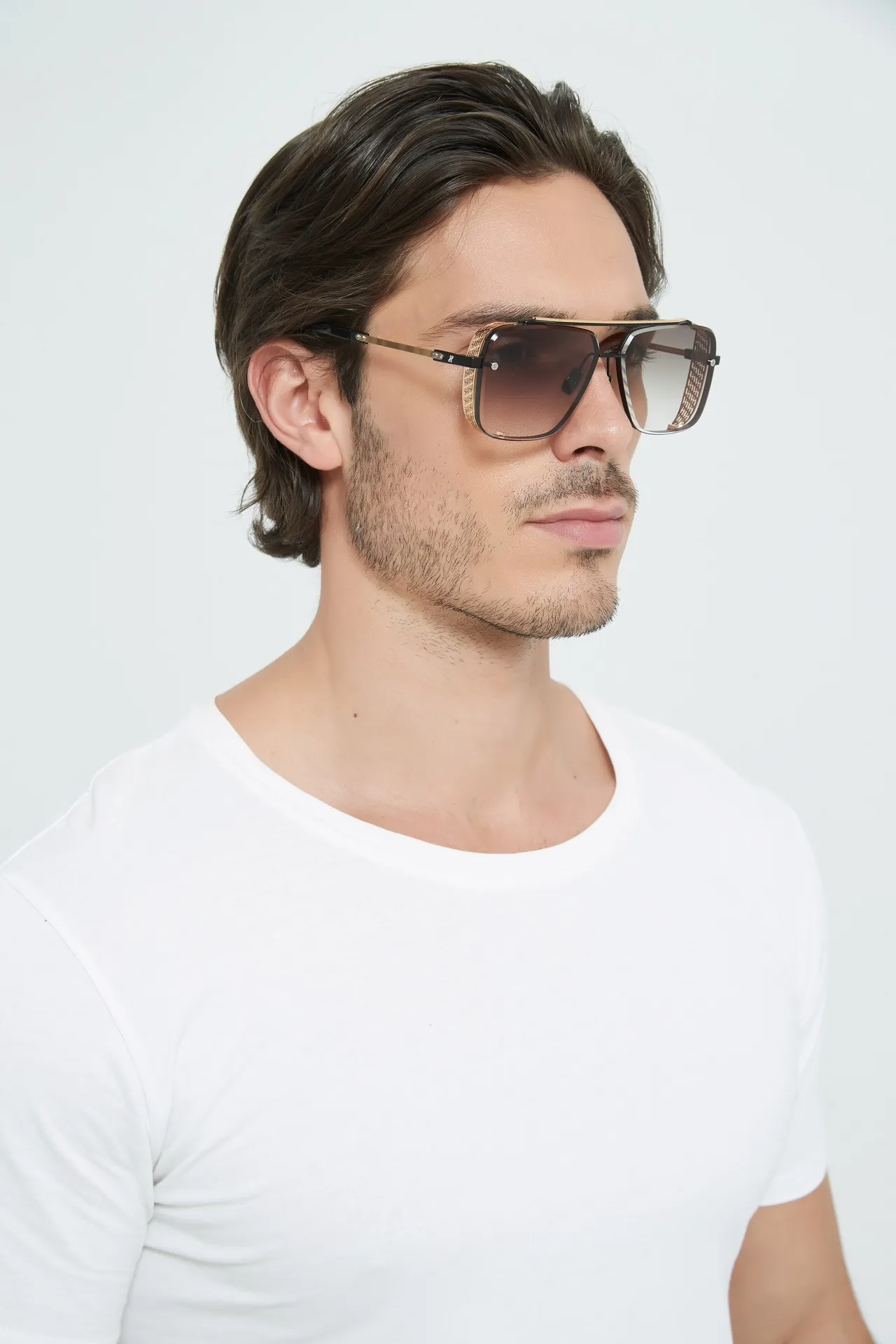Black and Silver Aviator-Inspired Rectangular Sunglasses 5