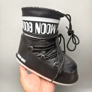 Black Moon Boot-Style Insulated Snow Boots
