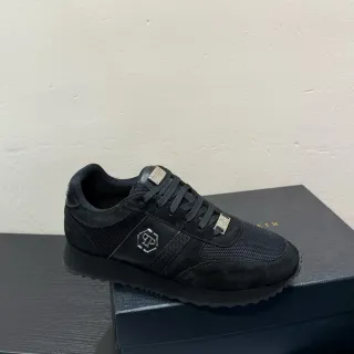 حذاء رياضي أسود من جلد المخملي والشبكي، low-top lifestyle