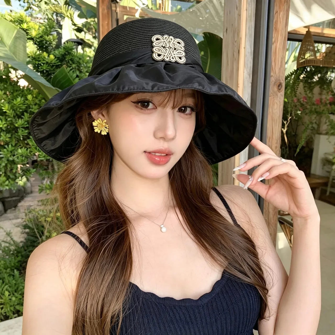 Black White Wide-Brimmed Structured Crown Bucket Hat 7