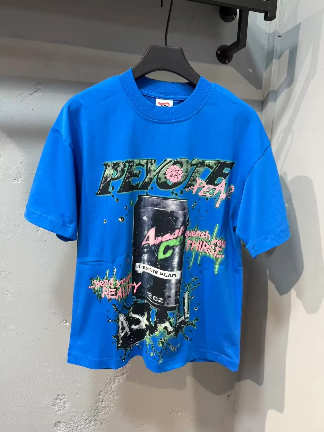 T-shirt oversize bleu et noir à imprimé graphique 12