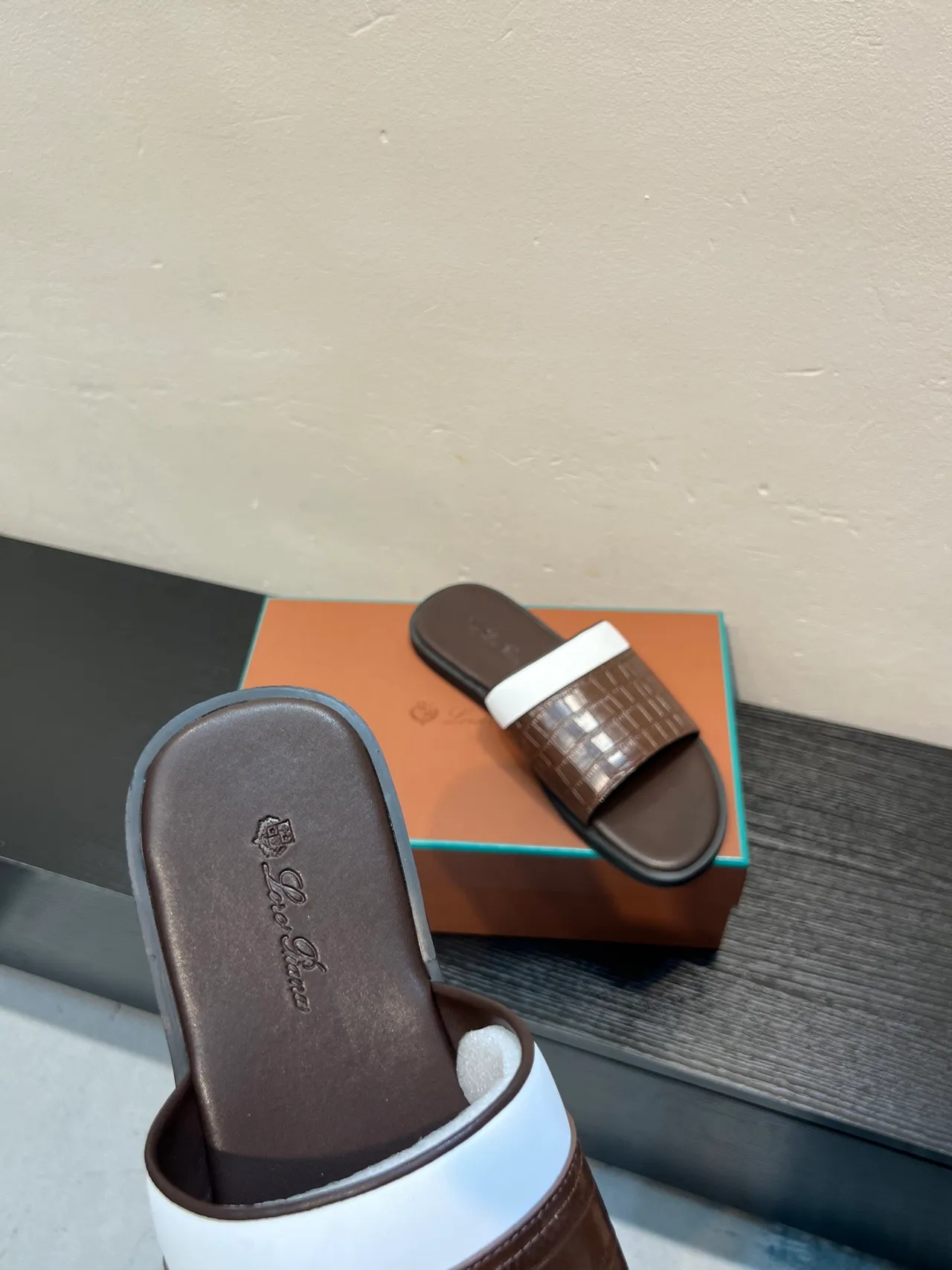 Brown and White Croc-Embossed Leather Slipper 7