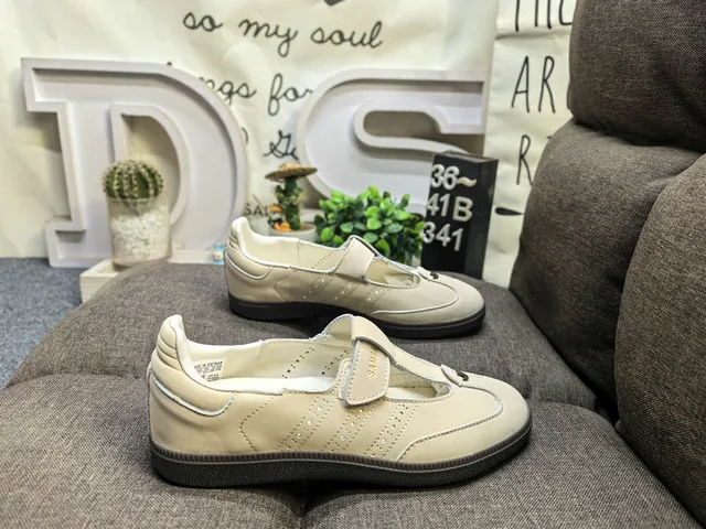 Zapatos Mary Jane marrón de cuero artificial con correa 11