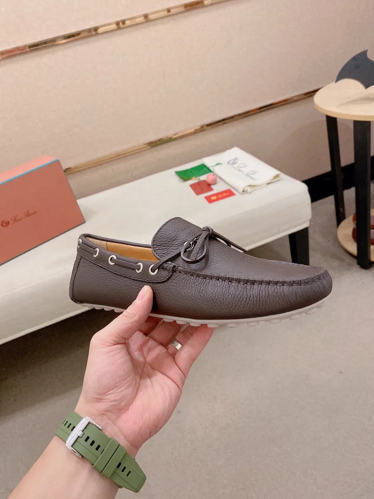Brown White Pebbled Leather Moc-Toe Stitching Loafer 4