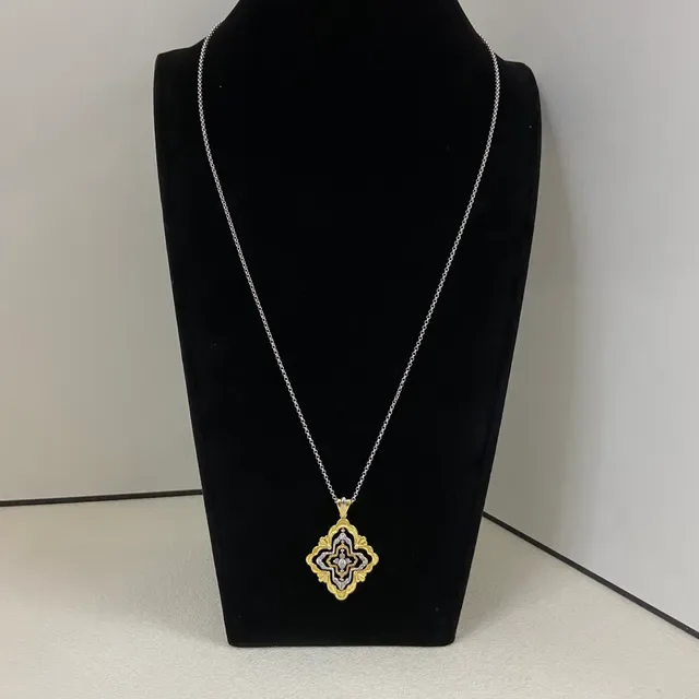 Colliers avec pendentif Buccellati Floral Quatrefoil en émail et pavé 5