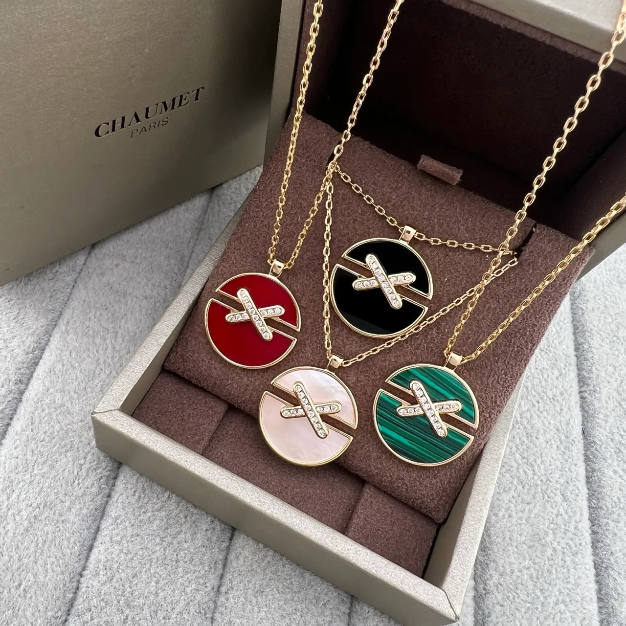 CHAUMET Liens multicolore or disque circulaire pendentif pavé diamant X motif collier 1