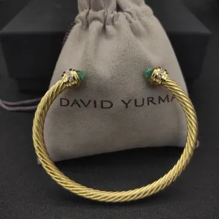 David Yurman Cable Classics سوار ذهبي أخضر ملفوف حجر مضروب في النهايات