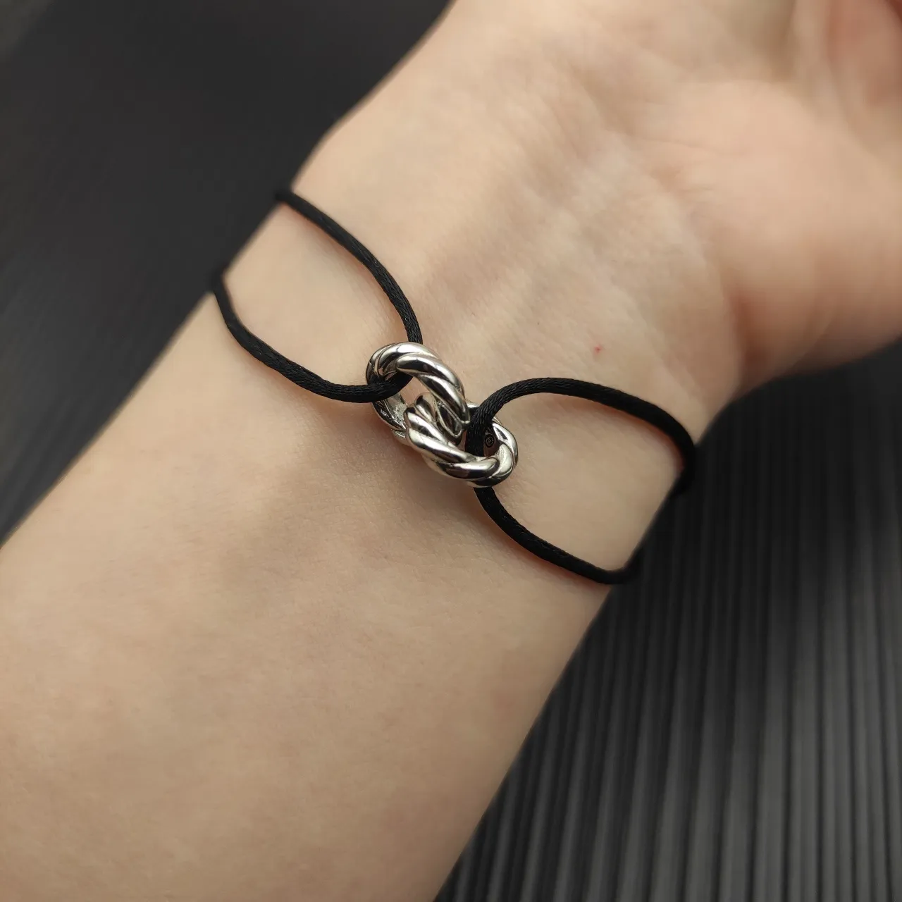 David Yurman Encanto Nó Pulseira de Corda Preta 9