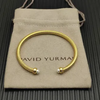 David Yurman Cable Retorcido Perla Extremo Tono Dorado Pulsera