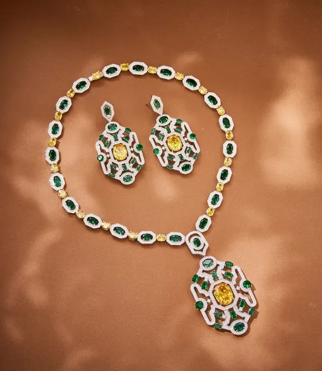 Collier pendentif émeraude et saphir jaune gem-set 7