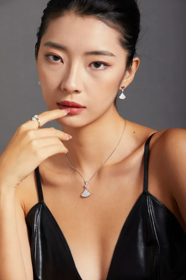 Fan-Shaped Pavé Diamond Drop Earrings 2