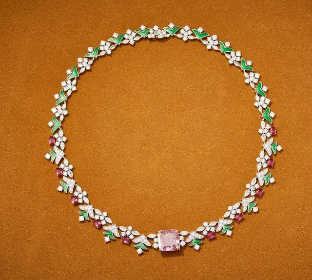 Collar Necklace Floral de Esmalte y Gemas 5