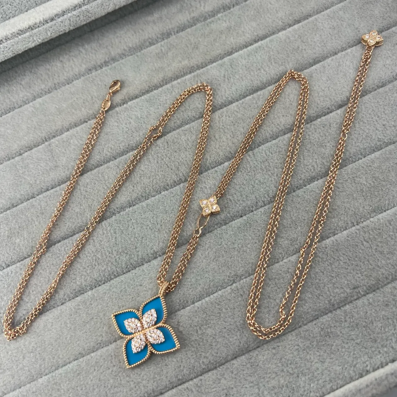 Gold Green Chain Four-Petal Floral Pendant Necklace 2