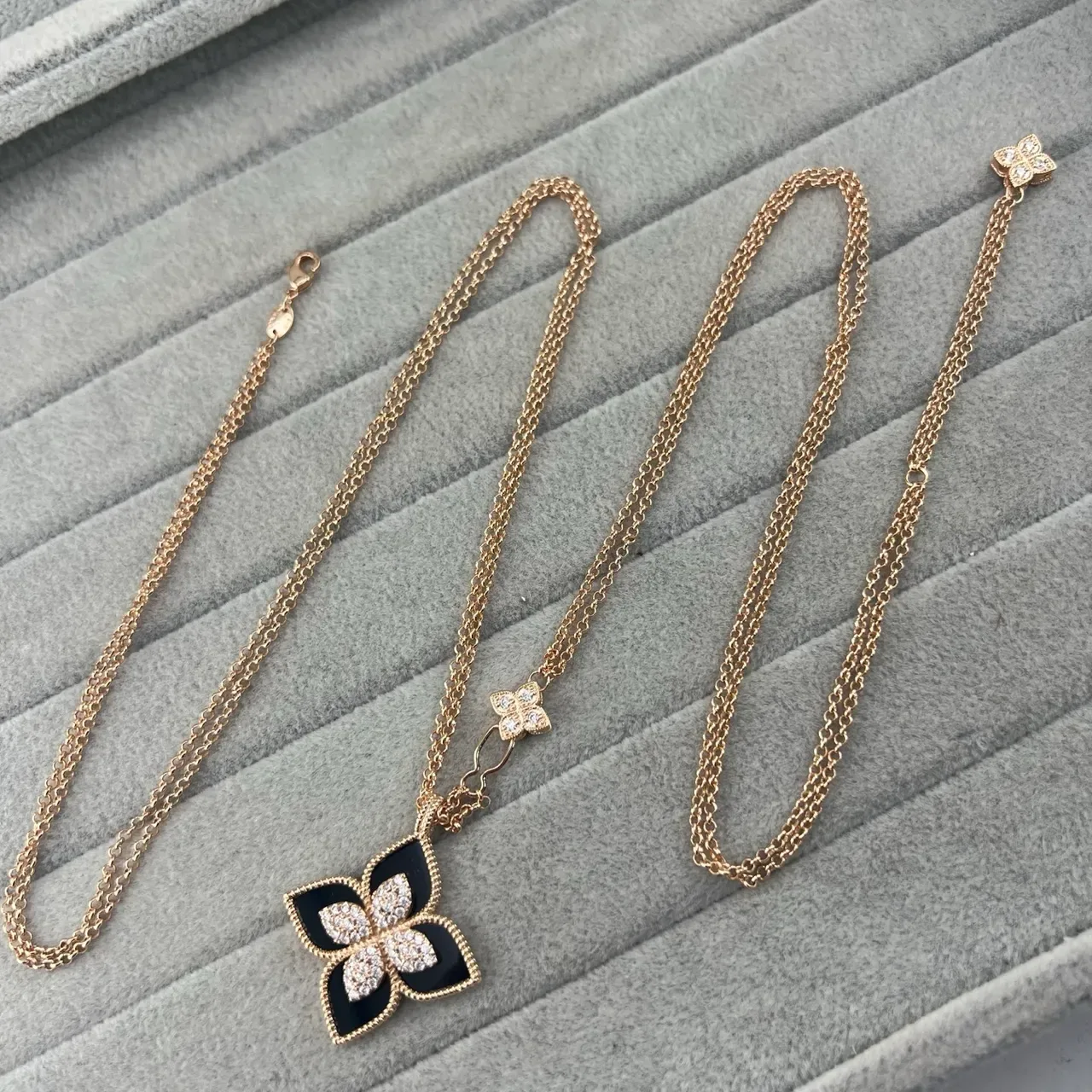 Gold Green Chain Four-Petal Floral Pendant Necklace 5