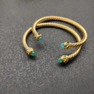 سوار معدني من كابل ملتوي ذهبي أخضر