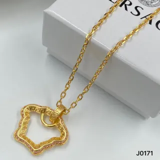 সোনালী গোলাপী চেইন চারপাতার পেন্ডেন্ট নেকলেস