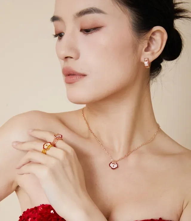 Gold Red Filigree Band Pavé-Set Clear Stones Ring 5