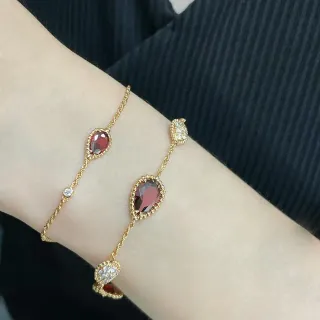 سوار سلسلة ذهبية حمراء مع سلسلة حبل مشبكة وحبيبات على شكل قطرة