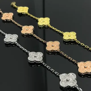 金银花形吊坠 Pavé 石设置手链