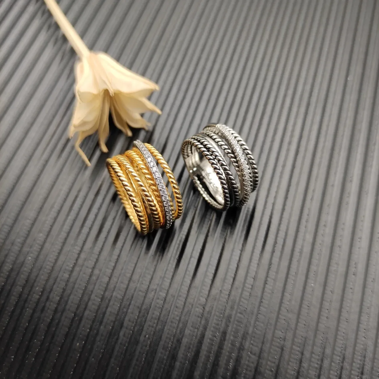 Gold Silver Twisted Rope Texture Diamond-Paved Band Ring 3