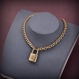 Collier Chaîne Curb avec Péndant de Cadenas Doré