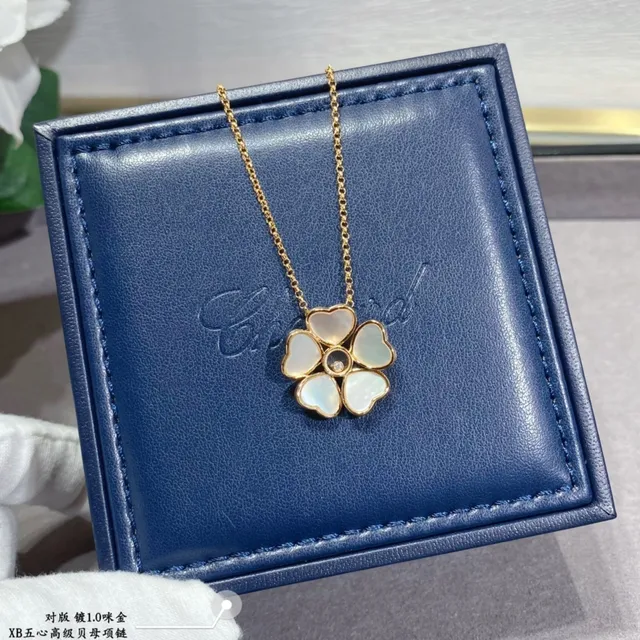 Gold-Tone Five-Petal Mother-of-Pearl Flower Pendant Necklace 7