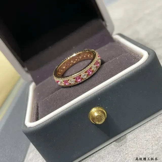 金色粉宝石珊瑚镶嵌精致戒指 2