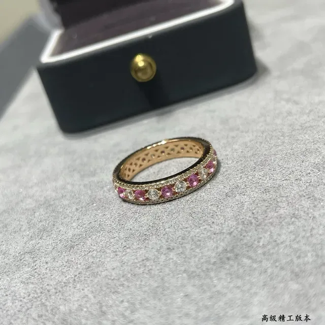 金色粉宝石珊瑚镶嵌精致戒指 5