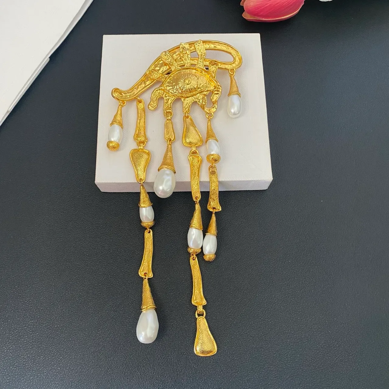 金色调日出花丝镂空珍珠垂坠流苏胸针 6