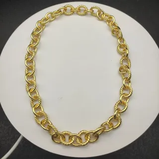 Collier chaîne à maillons de corde torsadée en or